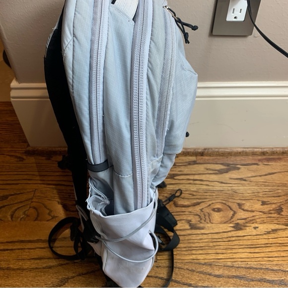 The North Face Gray Off White Backpack Borealis - Picture 5 of 6